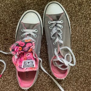 Converse size 8 gray low tops pink lips heart limited edition